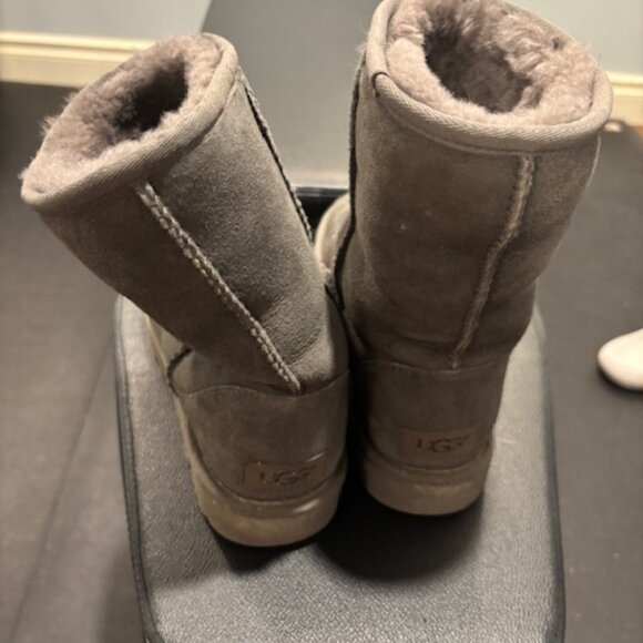 UGG Classic Short II Boot Grey Size 7 - Picture 2 of 3